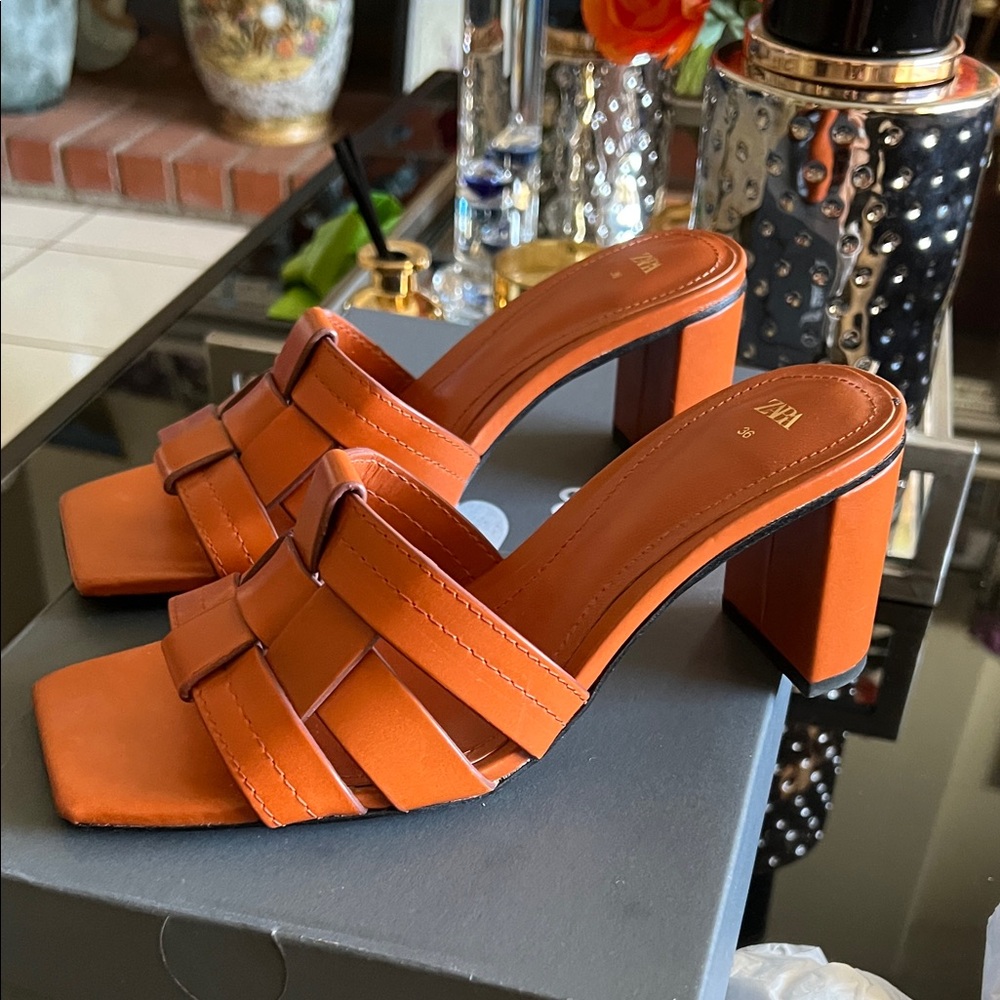 ✨Zara Cognac Woven Square-Toe Slip-On Mules✨